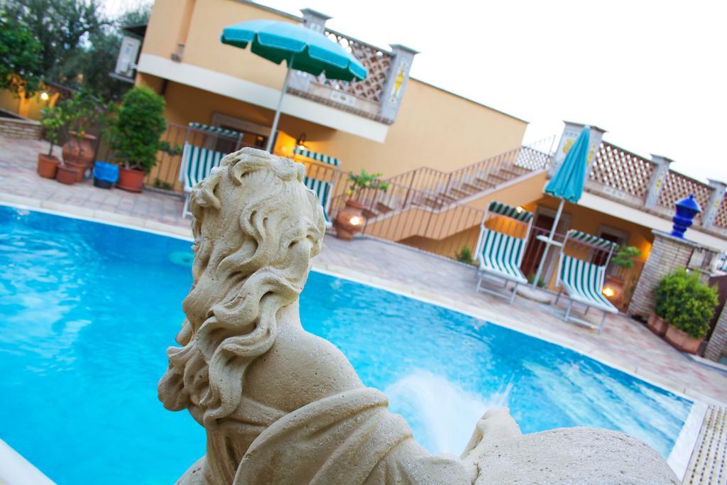 Villa Cristina Giardini Naxos Bagian luar foto