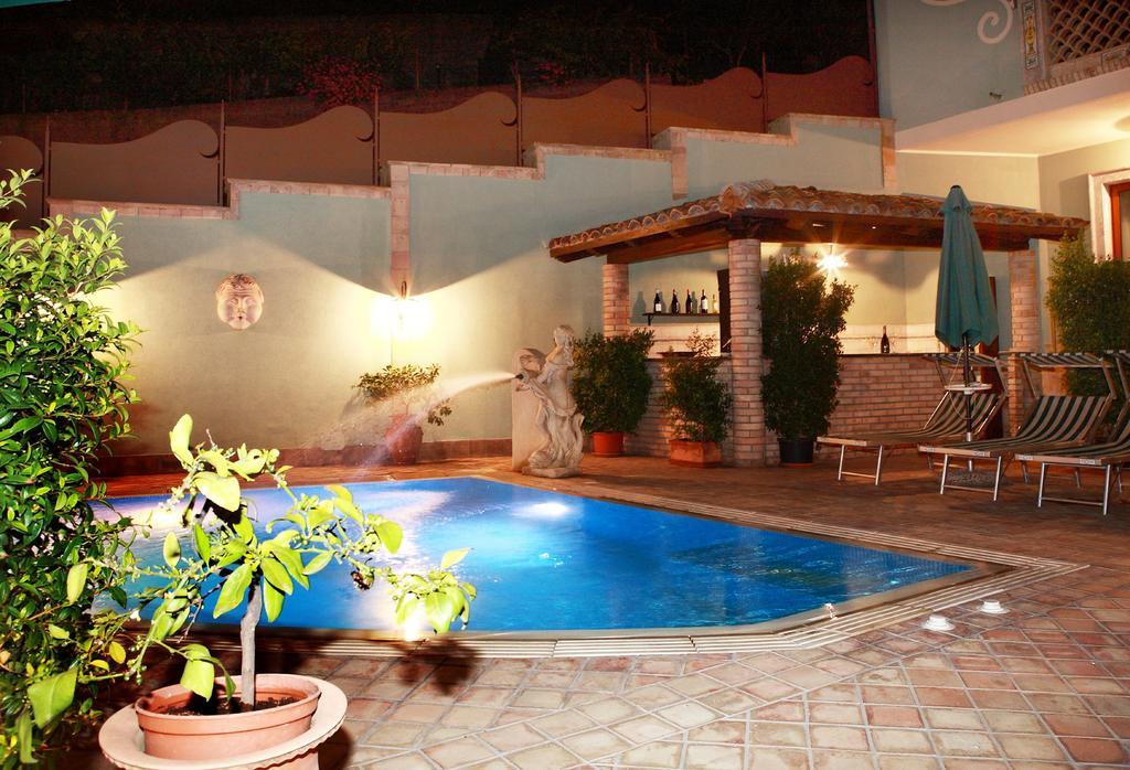 Villa Cristina Giardini Naxos Bagian luar foto