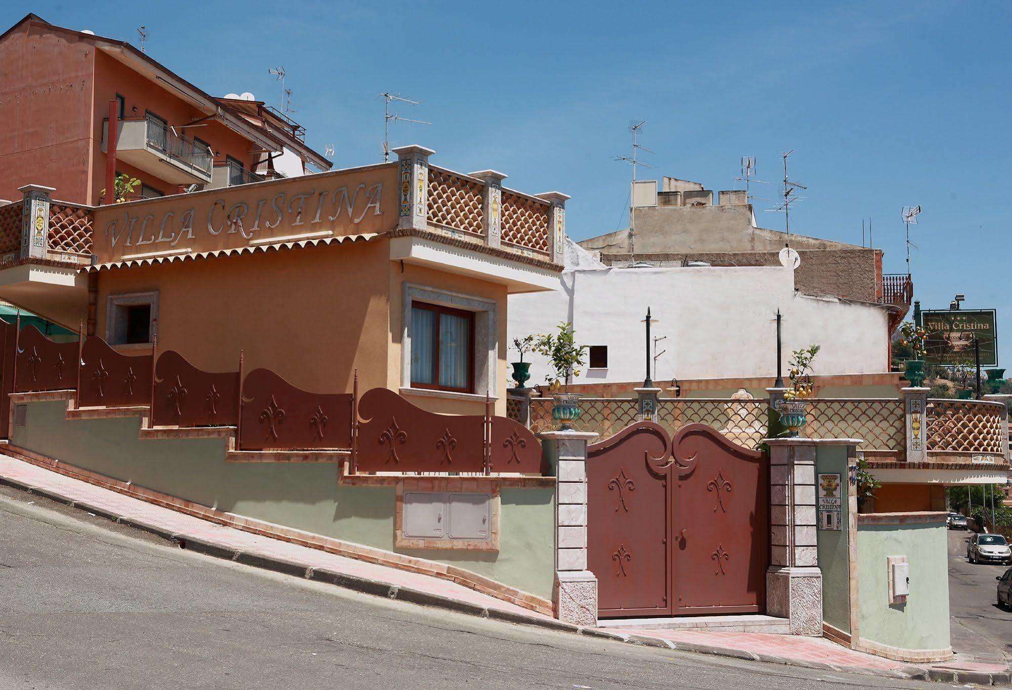 Villa Cristina Giardini Naxos Bagian luar foto